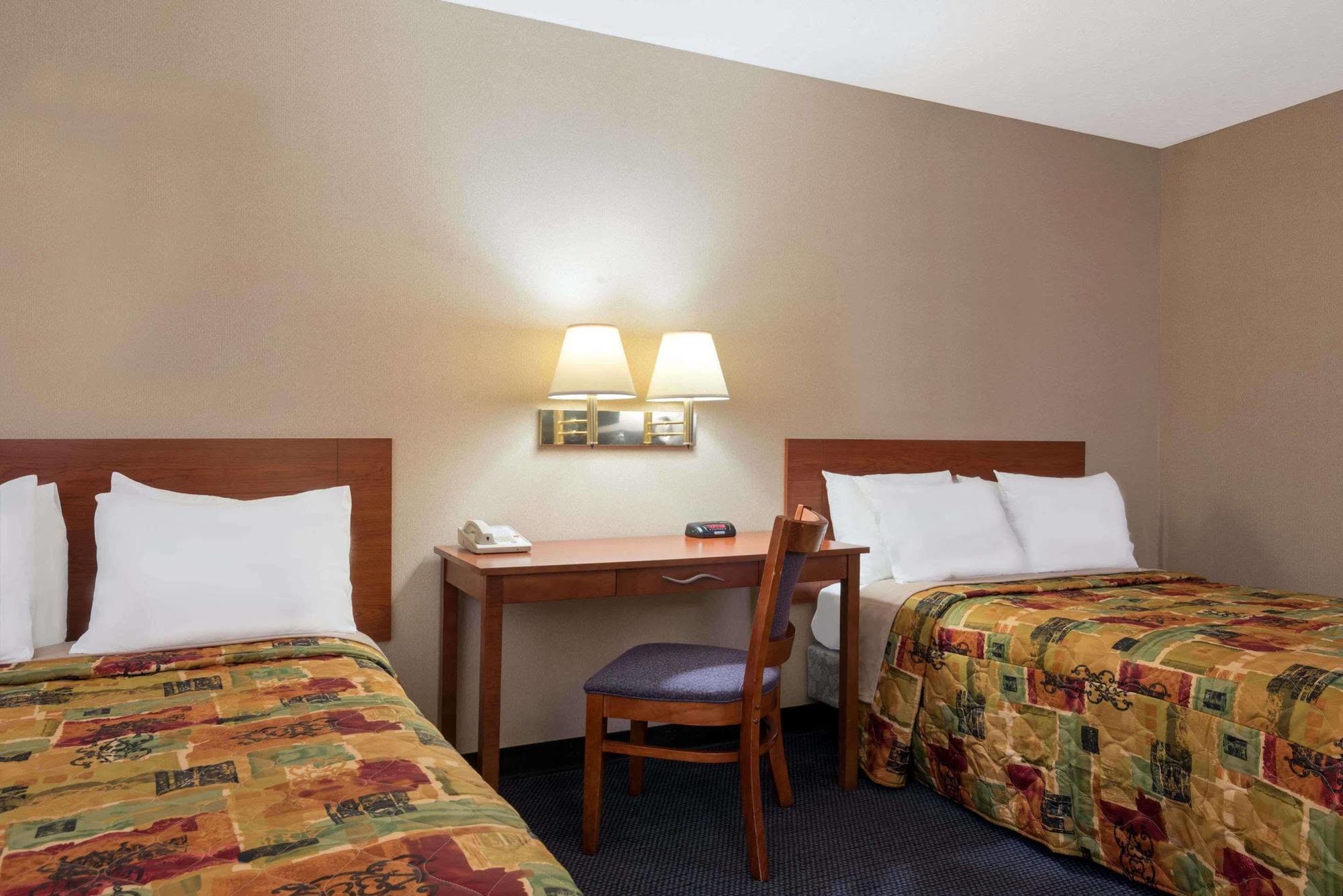 Knights Inn Elizabethtown Esterno foto