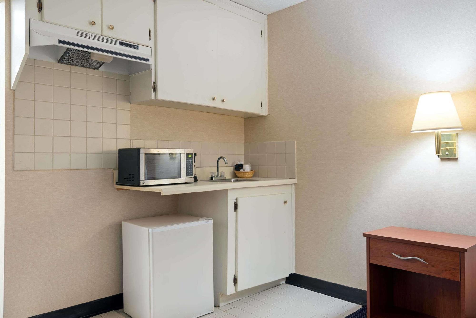 Knights Inn Elizabethtown Esterno foto